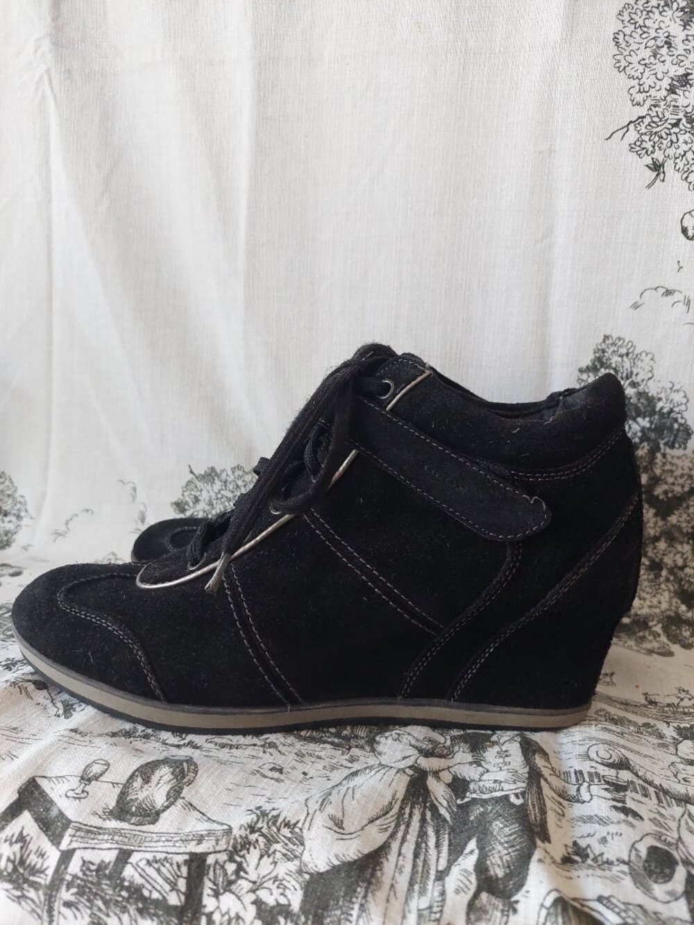 Geox Wedge Suede Sneakers Size 40 / US 9-9.5 Black Suede